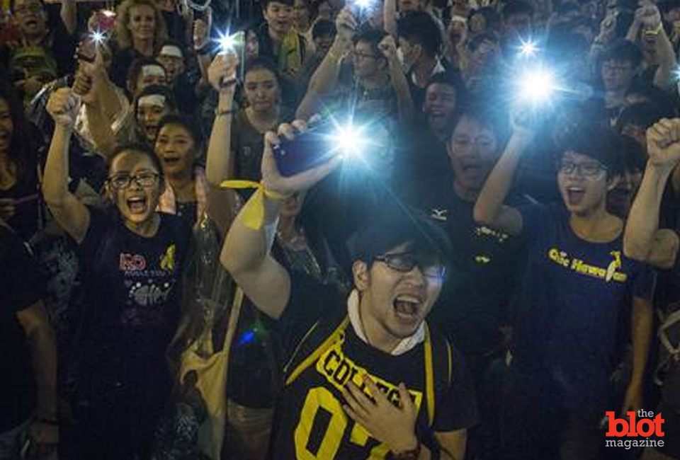 Bluetooth apps like FireChat, Serval Mesh and StoryMaker, which require no cell network or Internet access, are powering the Hong Kong protesters movement.  