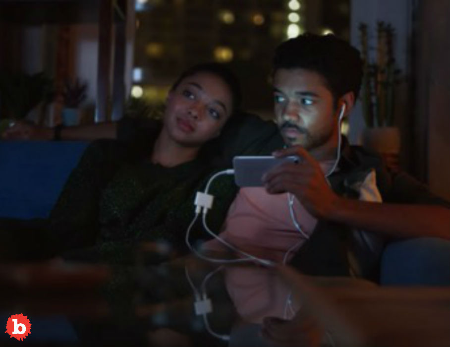 Samsung Kills Headphone Jack After Trolling Apple