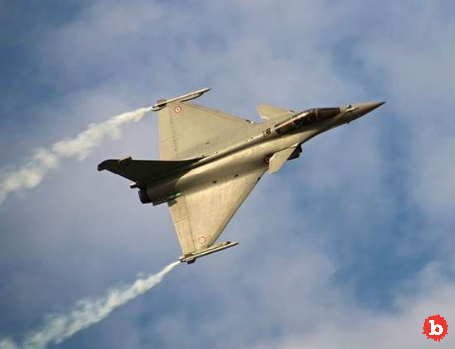 Oops, Fighter Jet Passenger Ejected by Accident in France