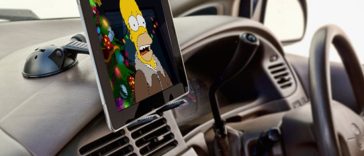 England Set To Allow TV Watching In Self-Driving Cars